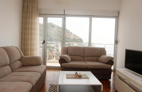 Rafajlovici Apartment | Wonderful Sea View One-Bedroom Apartment in Rafailovici by CMM