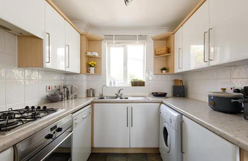 Selsey House | Wonderful Seafront Home - Panoramic Ocean Views