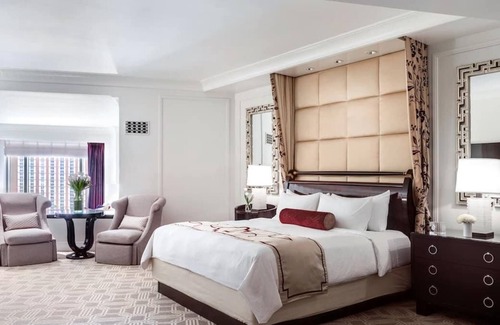 Las Vegas House | Wonderful Stay! 3 Classy Units, Outdoor Pool, Parking Near Bellagio Fountains!