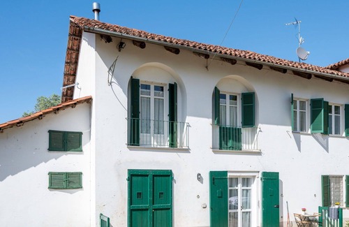 San Damiano dʼAsti Villa | Wonderful villa for 5 guests with pool, WIFI, TV, patio, pets allowed and panoramic view