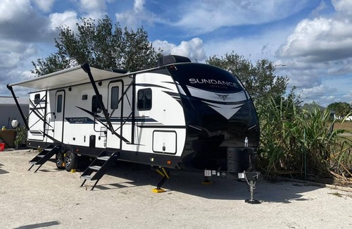 Davenport House | WONDERFUL VACATION CAMPER Located at Special Property , fantastic Deck, Hammock.