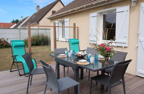 Denneville House | Wonderful villa for 4 guests with WIFI, TV, terrace and pets allowed