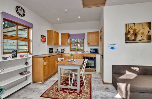 Bury St Edmunds House | Wonderful villa for 2 people with WIFI, terrace and pets allowed