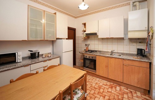 Laveno House | Wonderful villa for 5 people with WIFI, TV, terrace, pets allowed and parking