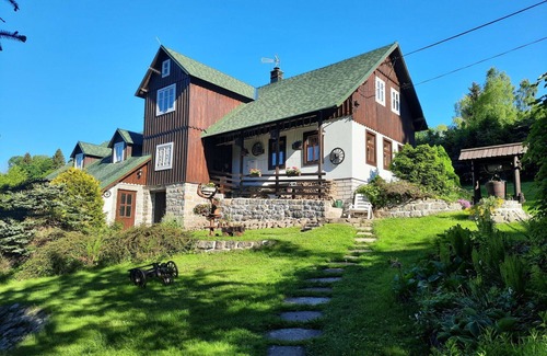 Korenov Villa | Wonderful villa for 10 people with hot tub, WIFI and TV