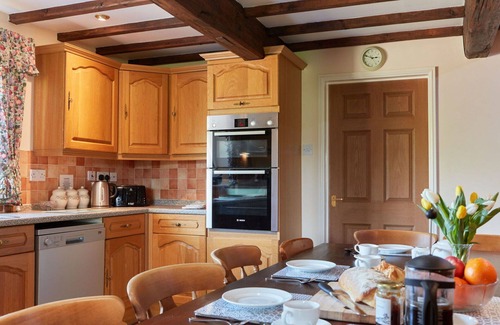 Dalbury Lees House | Wonderful villa for 14 people with WIFI, TV and parking