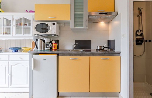 Surville House | Wonderful villa for 2 guests with TV and terrace