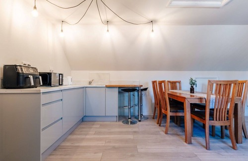Little Stukeley House | Wonderful villa for 4 guests with WIFI