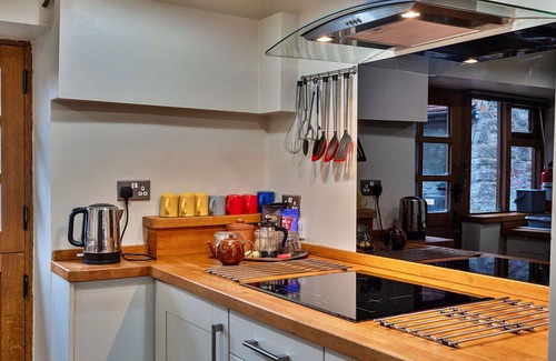 Stogursey House | Wonderful villa for 4 people with WIFI, terrace, pets allowed and parking