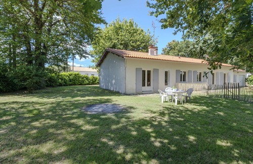 Medis House | Wonderful villa for 4 guests with WIFI, TV, pets allowed and parking