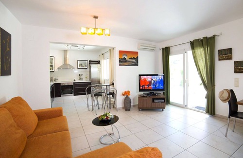 Empedrola House | Wonderful villa for 6 people with WIFI, pool, A/C, TV, patio and parking