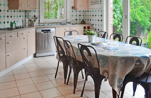 Le Bizet House | Wonderful villa for 8 people with TV, terrace and pets allowed