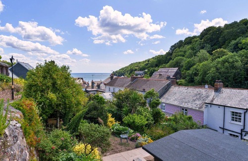 Cawsand House | Wonderful villa for 8 guests with WIFI, terrace and pets allowed
