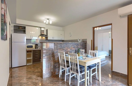 Martinski House | Wonderful villa for 8 people with private pool, A/C, WIFI, TV and terrace