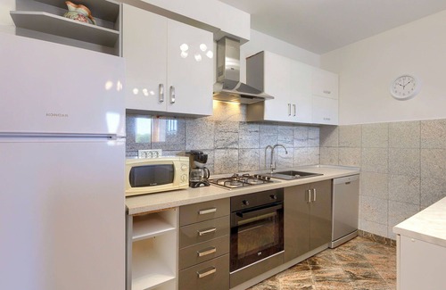 Martinski House | Wonderful villa for 8 people with private pool, A/C, WIFI, TV and terrace
