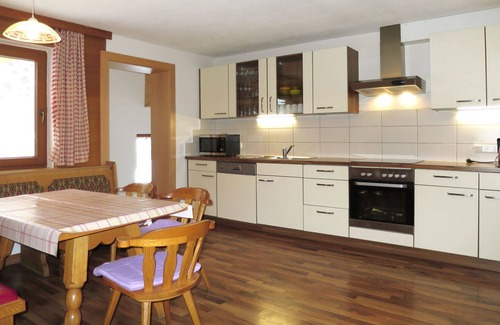Burgstall Villa | Wonderful villa for 14 guests with WIFI, TV and balcony