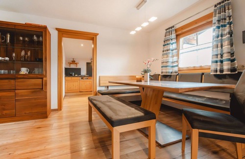 Piesendorf Villa | Wonderful villa for 16 people with WIFI, TV and terrace