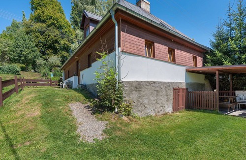 Lenora House | Wonderful villa for 11 people with TV, patio and pets allowed