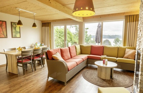 Nohfelden House | Wonderful villa for 6 guests with pool, hot tub, WIFI, TV, terrace and parking