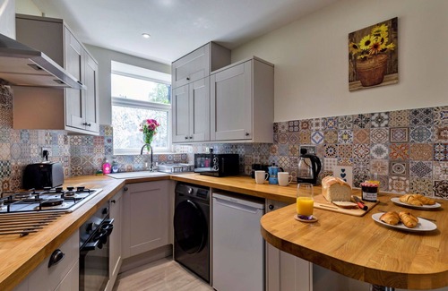 New Mills House | Wonderful villa for 2 guests with WIFI and pets allowed
