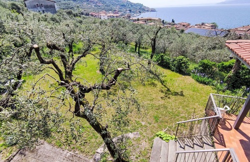 Malcesine Villa | Wonderful villa for 4 people with A/C, WIFI, TV, patio and pets allowed
