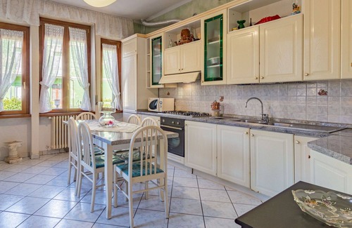Porto Ceresio House | Wonderful villa for 7 people with WIFI, TV and balcony