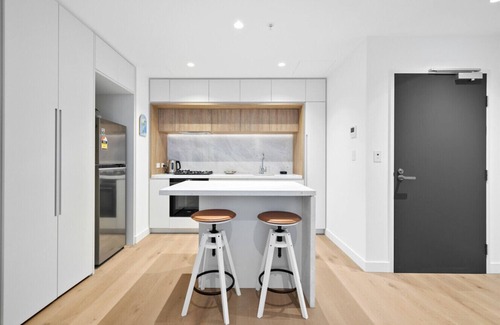 Melbourne Central Business District Apartment | Wonderful Westside Place