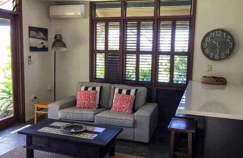 Wongaling Beach Apartment | Wongalinga Absolute Beachfront ~ Tropical Oasis