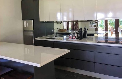 Wongaling Beach Apartment | Wongalinga Absolute Beachfront ~ Tropical Oasis