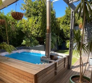 Blouberg Rise House | Wood fired Hot Tub-Relaxing Escape