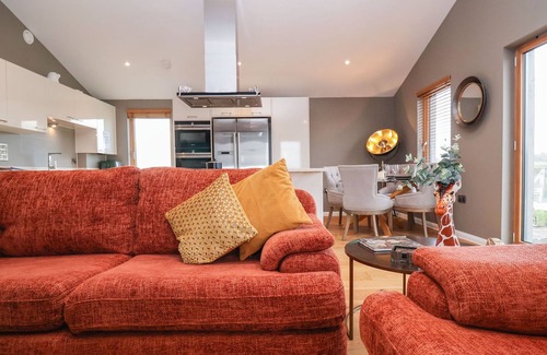 Martlesham Heath Cottage | WOODBRIDGE PENTHOUSE, family friendly in Woodbridge