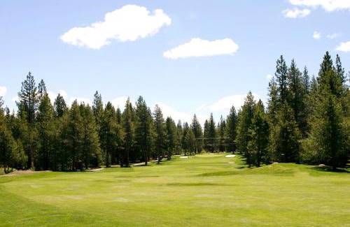 Truckee House | Wooded Luxury at Tahoe Donner