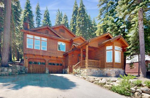 Truckee House | Wooded Luxury at Tahoe Donner