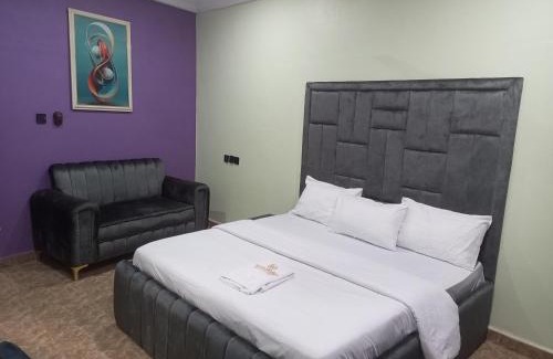 Umunze Hotel | Woodedge Hotel and suites Ekwulobia