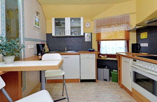 Bad Pyrmont Apartment | Wooden Apartment in Löwensen Lower Saxony with Terrace