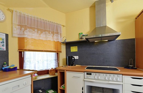 Bad Pyrmont Apartment | Wooden Apartment in Löwensen Lower Saxony with Terrace
