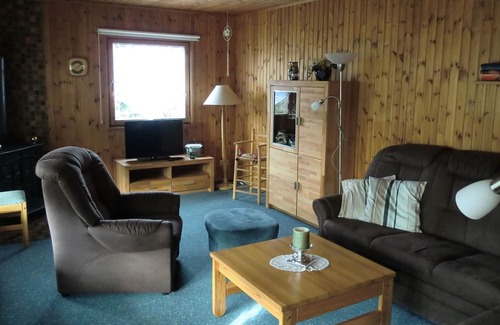 Clausthal-Zellerfeld House | Wooden bungalow with oven, in Oberharz near a lake