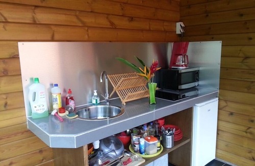 Le Gosier House | Wooden bungalow with pool, quiet and charming, 5 minutes from the beach