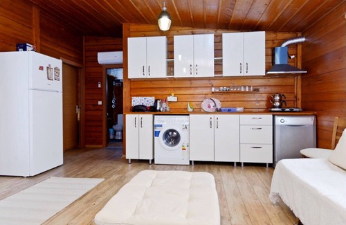 Bitez Hotel | Woodentowns