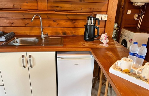Bitez Hotel | Woodentowns