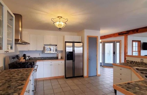 Bear Lake House | Woodland Lodge 40 acres close to Crystal Mountain