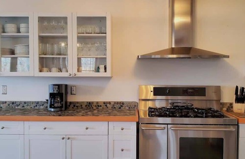 Bear Lake House | Woodland Lodge 40 acres close to Crystal Mountain