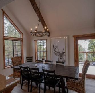 Dogwood Mountain House | Woodland Retreat - Horse-friendly Ac