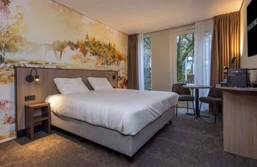 Krachtighuizen Hotel | Woodland Room Escape – Tranquility in the Heart of Nature 4 Units