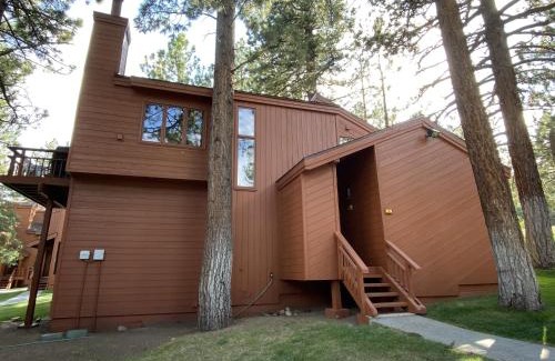 Mammoth Lakes Apartment | Woodlands #25 condo