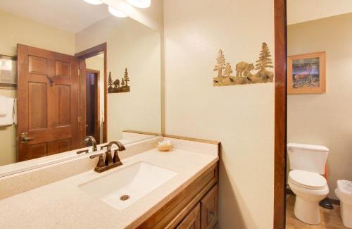 Mammoth Lakes Apartment | Woodlands 34
