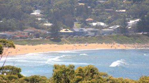 Macmasters Beach House | 'Woodlands at Beachview' by Accom Holidays