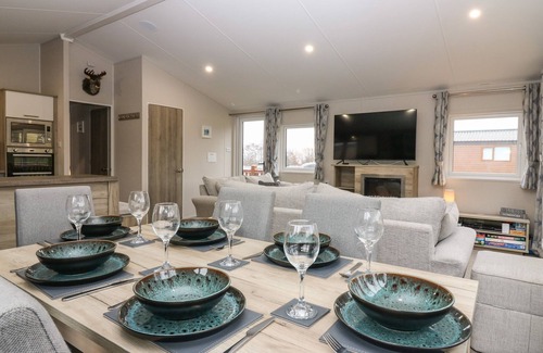 Dunbar Cottage | WOODPECKER LODGE, family friendly, with a garden in Dunbar