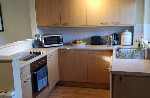 Falmouth House | Woodpeckers, a comfortable modern house, set in beautiful, tranquil gardens.