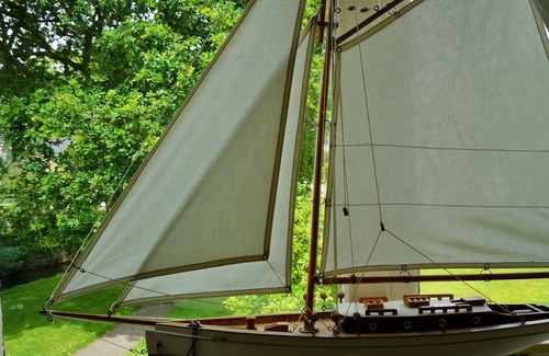 Falmouth House | Woodpeckers, a comfortable modern house, set in beautiful, tranquil gardens.